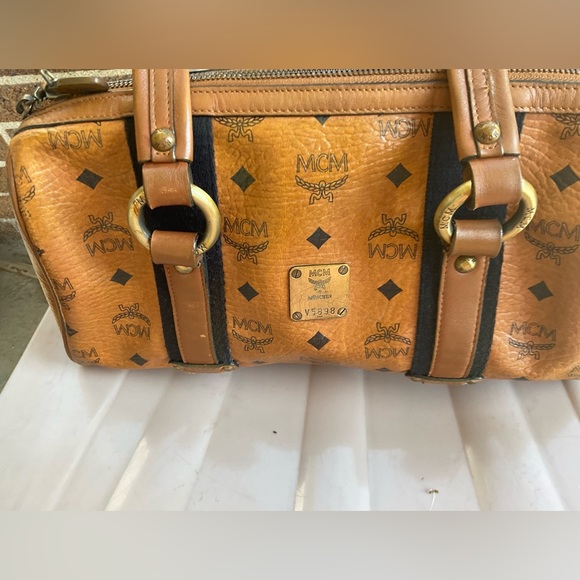 AUTHENTIC MCM - Picture 2 of 16